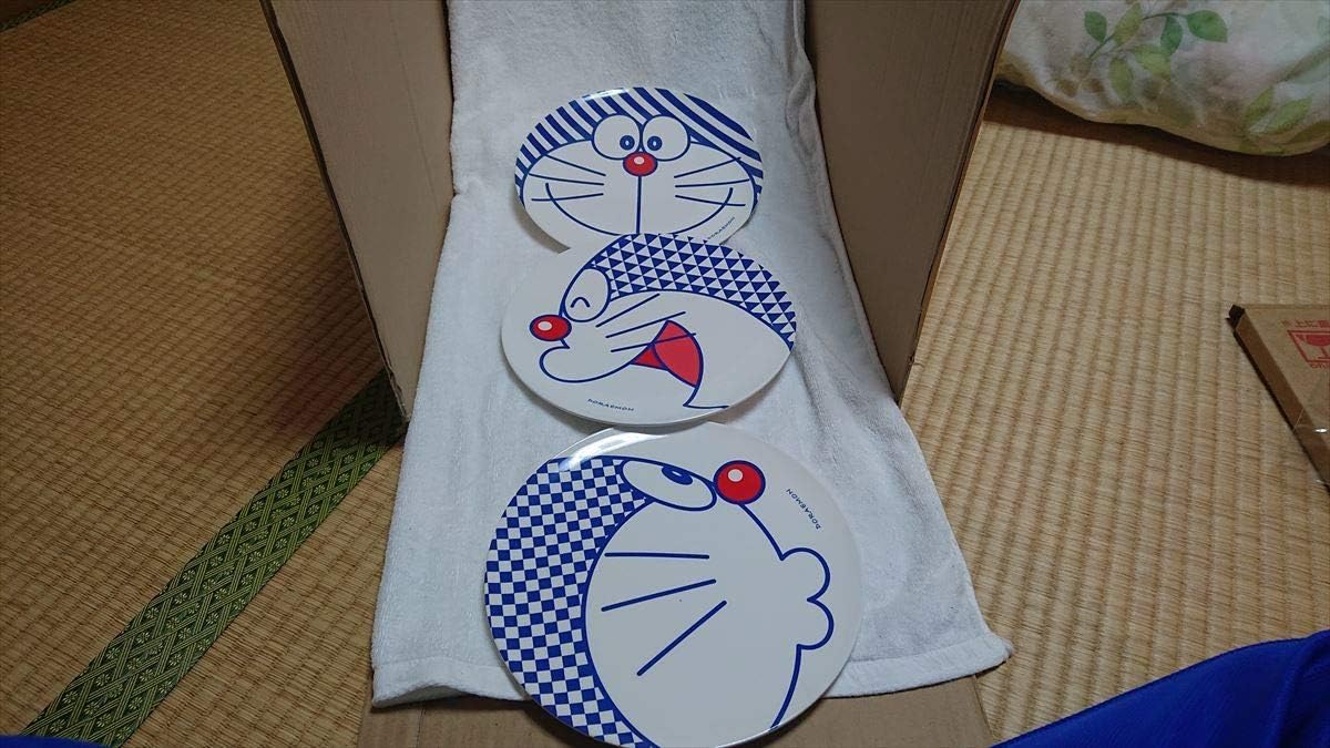 Amazon レア物 3枚セット 返 17 Gw サントリー ドラえもん どこでも皿 ａbc3枚セット アニメ 萌えグッズ 通販