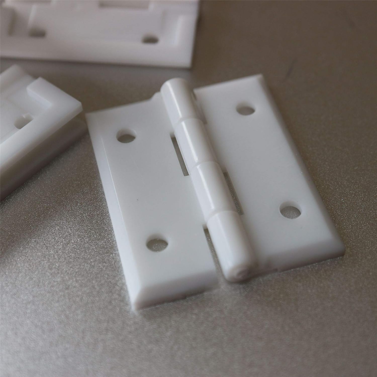 4 x Angled L Hinge Hinges Brackets, White Acrylic + 20x Bolts, Clear Right Angle Bracket, Corner, 45mm - Image 4