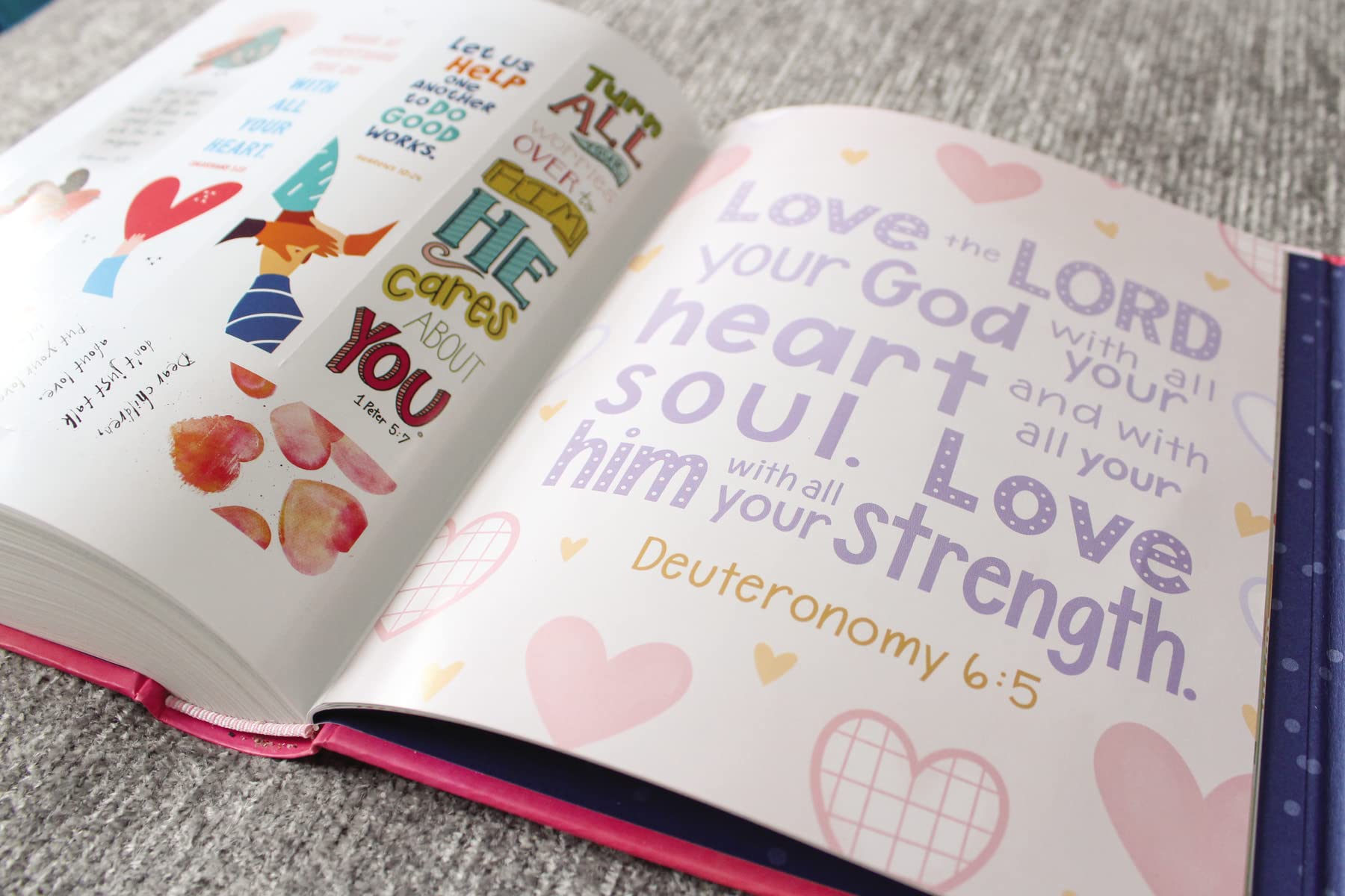 NIrV, Radiant Virtues Bible for Girls: A Beautiful Word Collection, Hardcover, Magnetic Closure, Comfort Print: Explore the virtues of faith, hope, and love