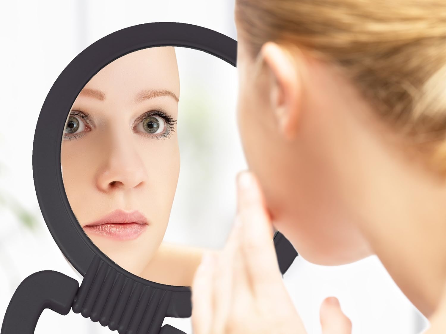 Double Sided Pedestal Mirror Stand - Vanity Round Mirror with 1x and 5x Magnification - Adjustable Handle and Portable Free-Standing Mirror for Travel, Shaving, Bathroom, Tabletop, Makeup (Black): Beauty