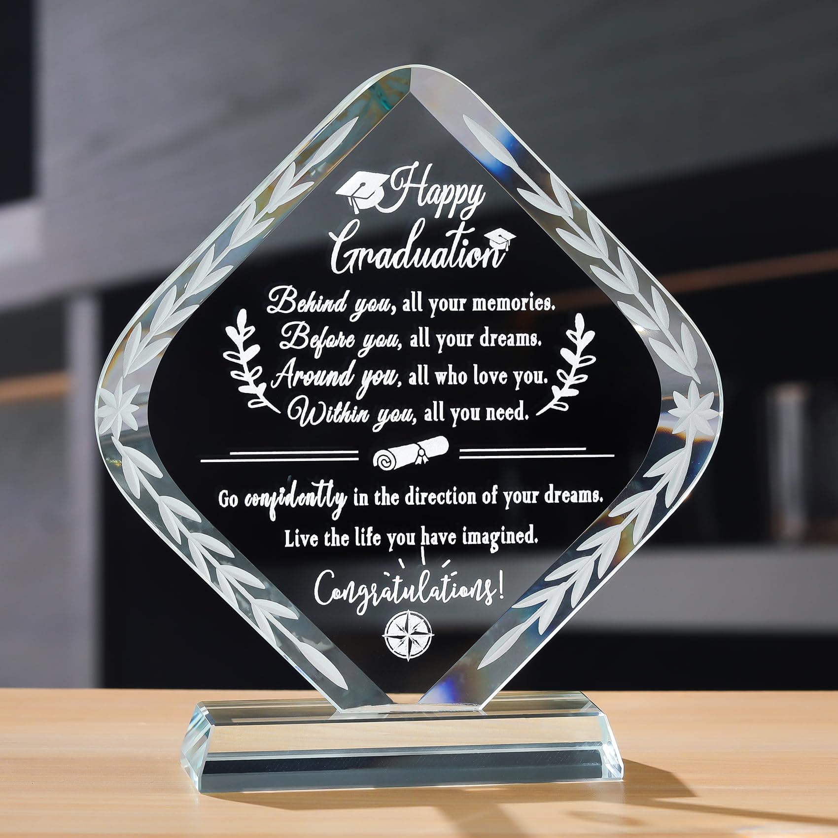 Movdyka Crystal Happy Graduation Gifts for Him Son, Class of 2025 Glass Graduate Keepsakes for Her Daughter School College Personalised Presents for Friends Students Congratulations Master
