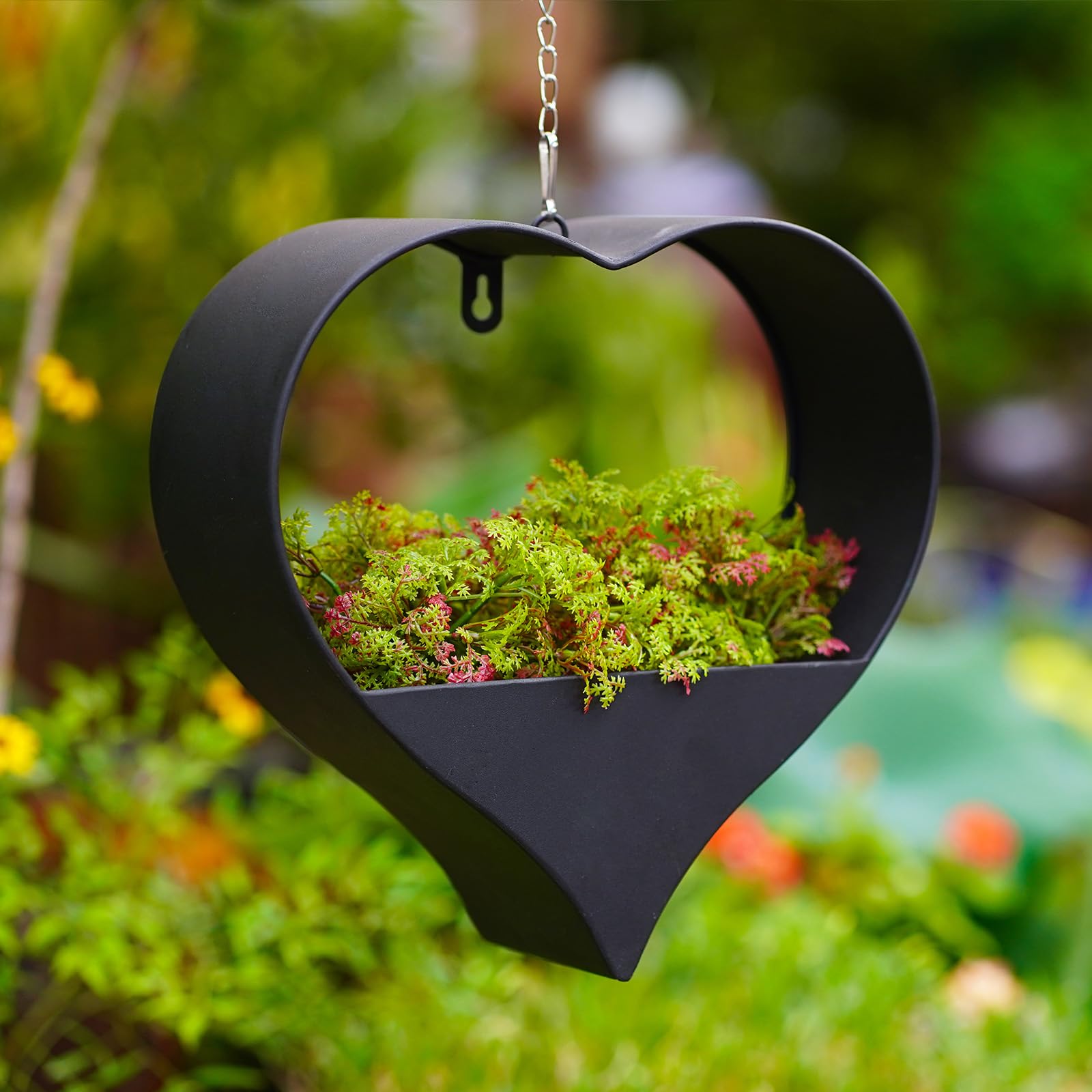 Yeomoo Metal Heart Shape Flower Pot Hanging Garden Decoration for Outdoor Use - Black Plant Pot Decoration for Garden Balcony Outdoor Plant Pot Decoration Living Room Hanging Pot Gifts for Women Mum