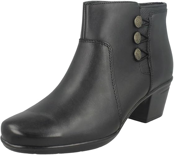 amazon clarks boots ladies