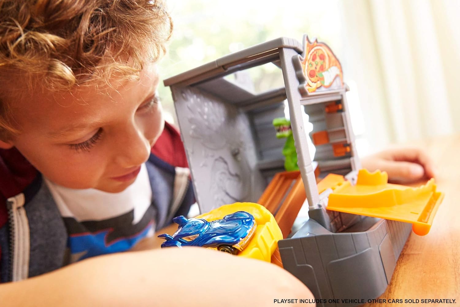 hot wheels downtown pizza toss