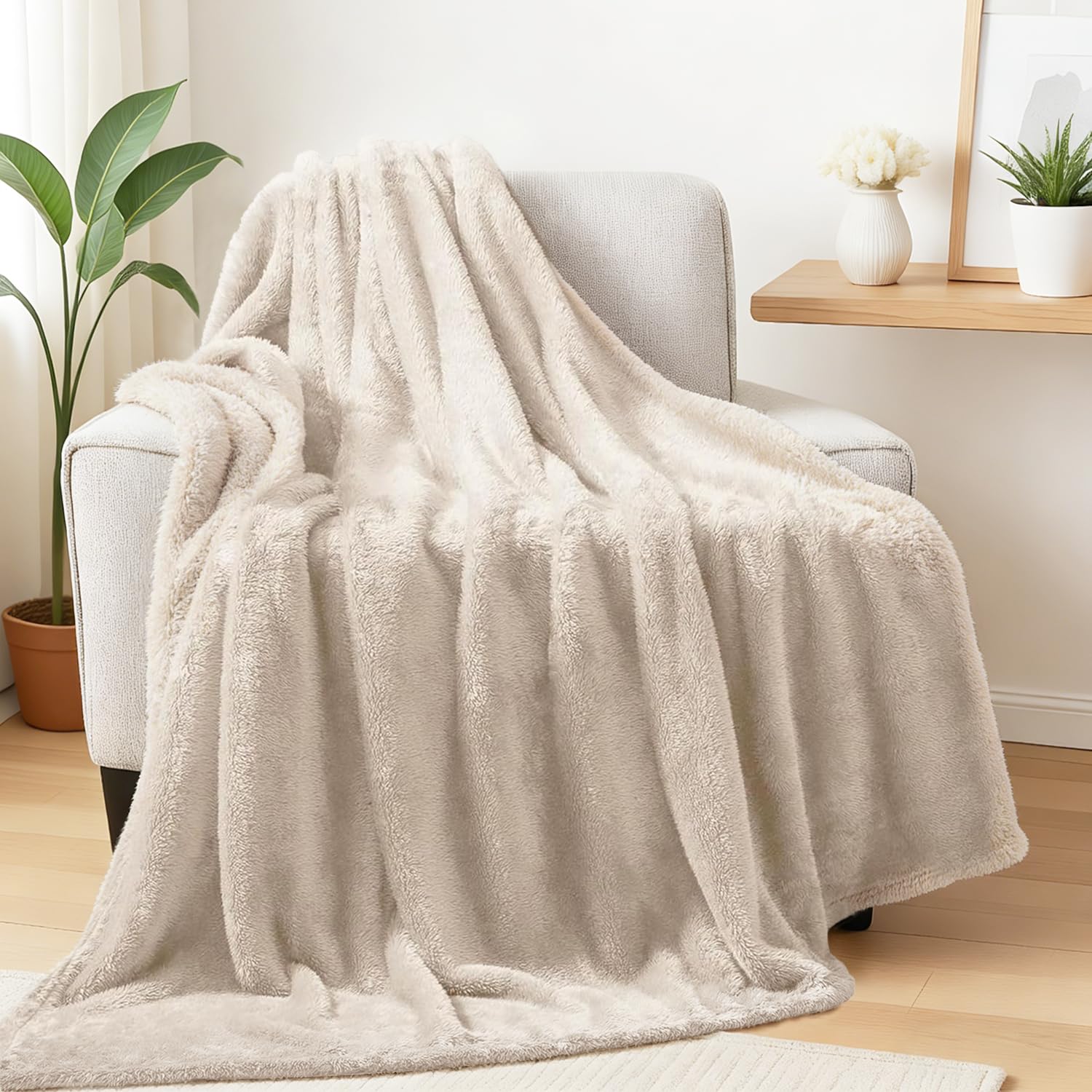 Exclusivo Mezcla Throw Size Fleece Throw Blanket, 127x178 CM Large Fuzzy Sofa Throws, Soft Velvet Plush Blanket for Sofa, Beige Blanket