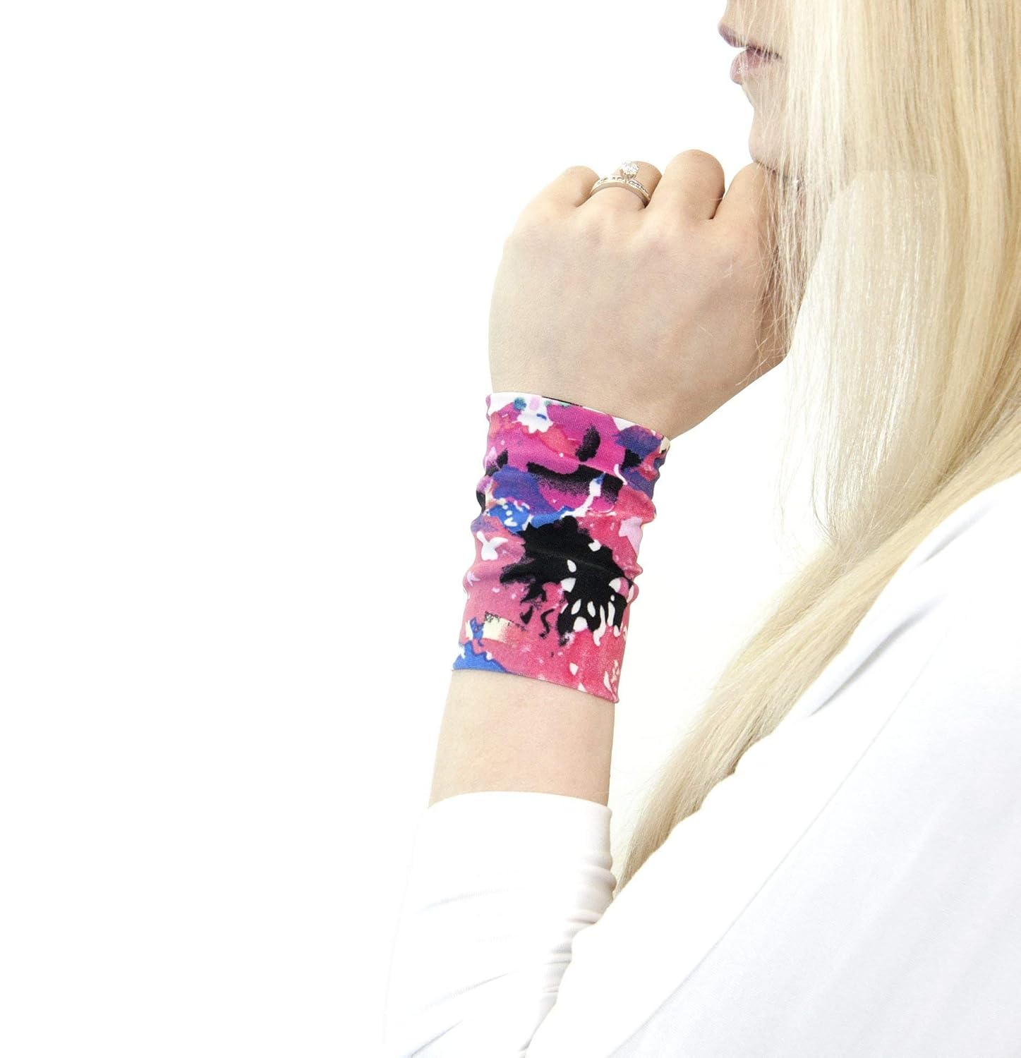 Stretch Fabric Wrist Cuff Bracelet (Pink Paint Pattern