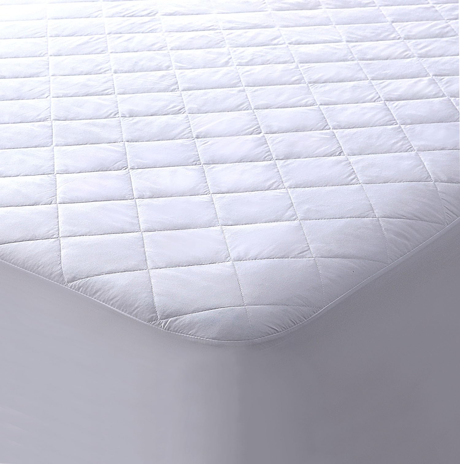 Bronwen Mathews Quilted Mattress Protector King Size 150x200 cm Deep Fitted Mattress Pad up to 40 CM, Mattress Cover, Mattress Topper Breathable, Hypoallergenic (King)