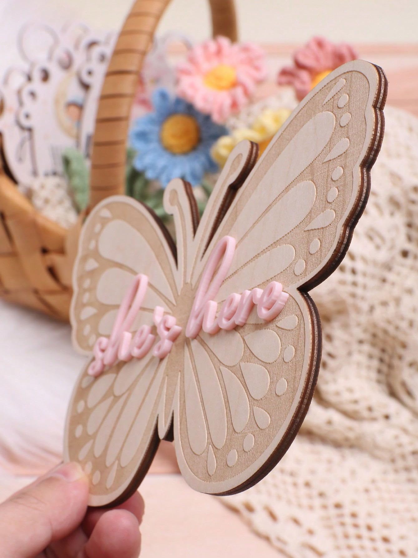 Ylsteed Baby Announcement Sign I'm Here Newborn Sign Cute Butterfly Newborn Photography Props Baby Shower and Pregnancy Gift for Girls-Pink