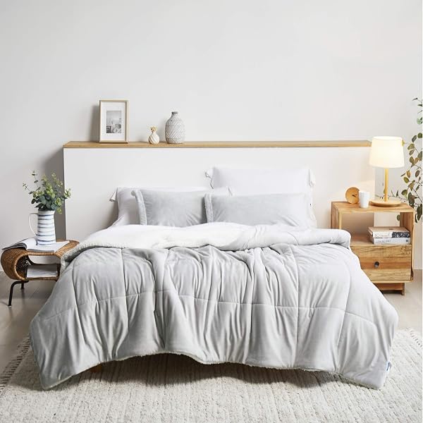 BEDSURE LUXURIOUS MICROMINK SHERPA LIGHT GREY QUEEN COMFORTER SET 3 PIECES – (1 COMFORTER 88X88 AND 2 PILLOWSHAMS), REVERSIBLE DOWN ALTERNATIVE COMFORTER, MACHINE WASHABLE