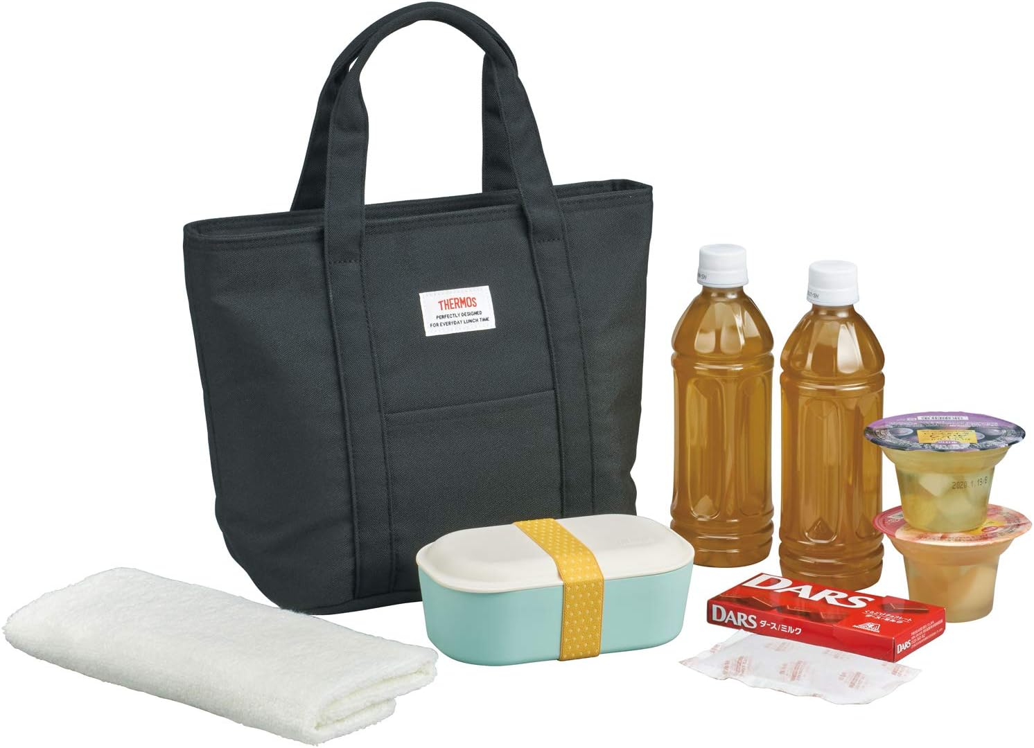 ランチバッグやお弁当箱が並んでいる