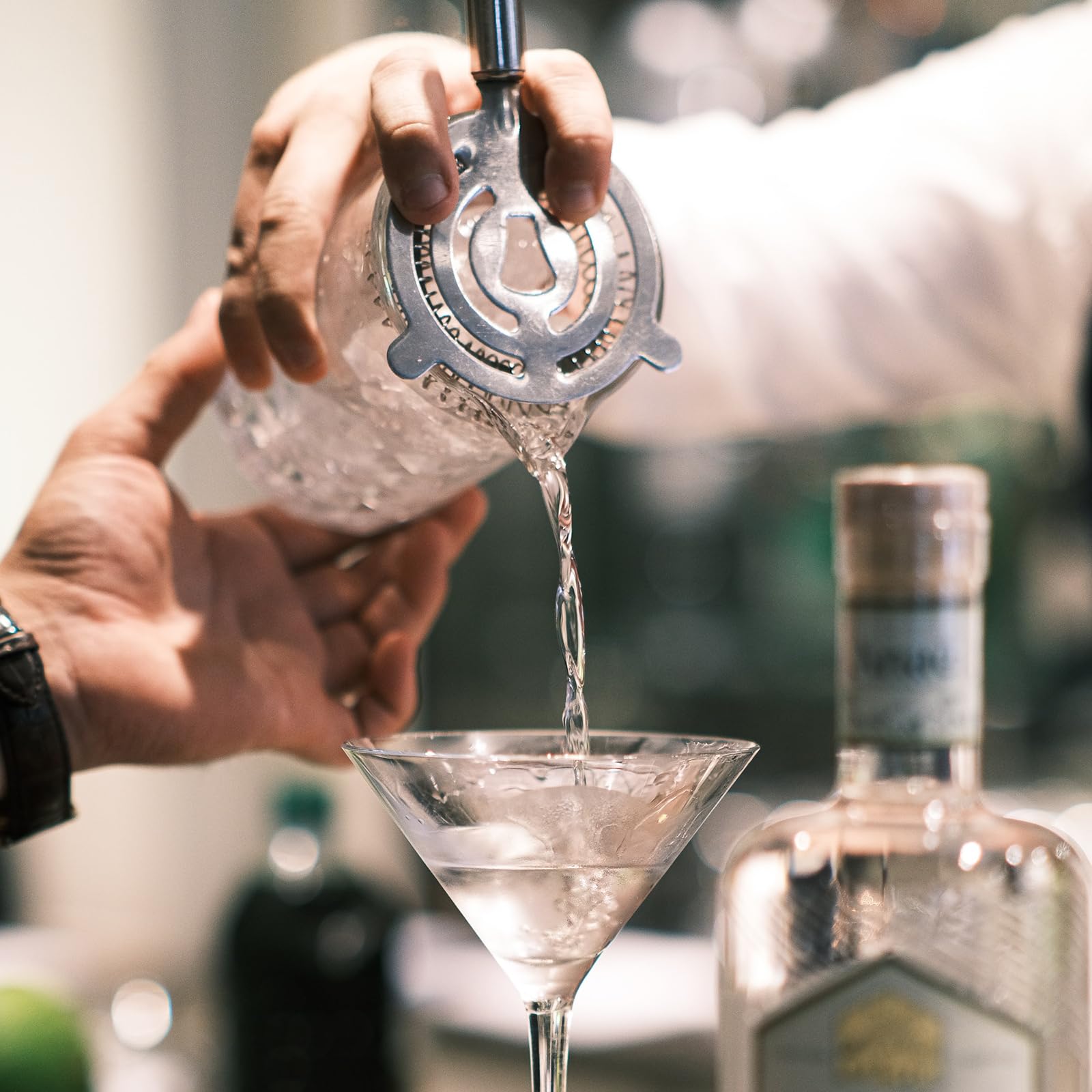 ZPUFAW 6-Piece Cocktail Shaker Set 24oz Shaker Strainer Muddler Jigger Mixing Spoon Pour Spout Bartender Kit Stainless Steel Bar Set Housewarming Gift - Image 5