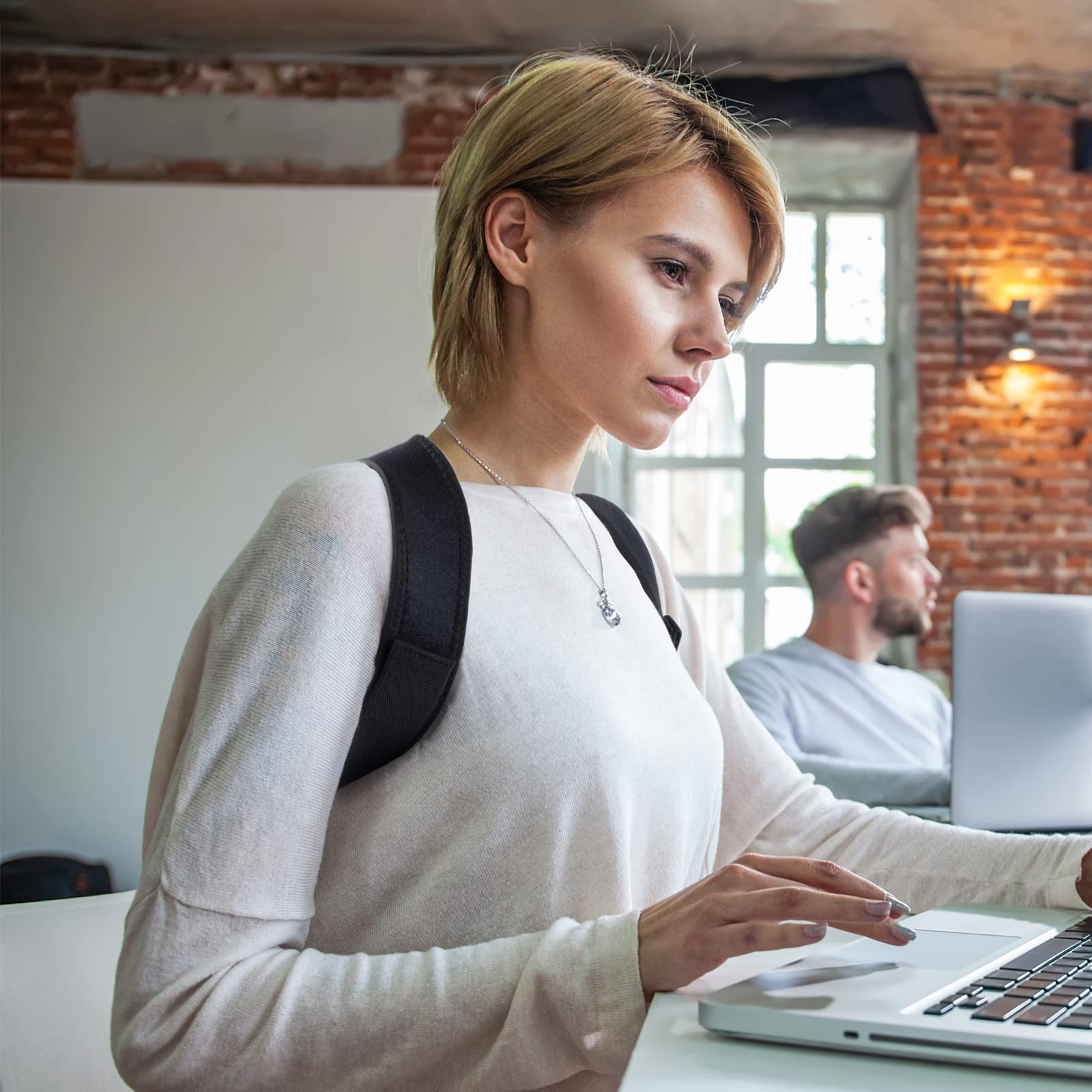 Posture Corrector for Women and Men, Back Brace Adjustable Upper Posture Support, Back Support, Comfortable Back Straightener Support for Clavicle Support, and Providing Pain Relief from Neck (Large)