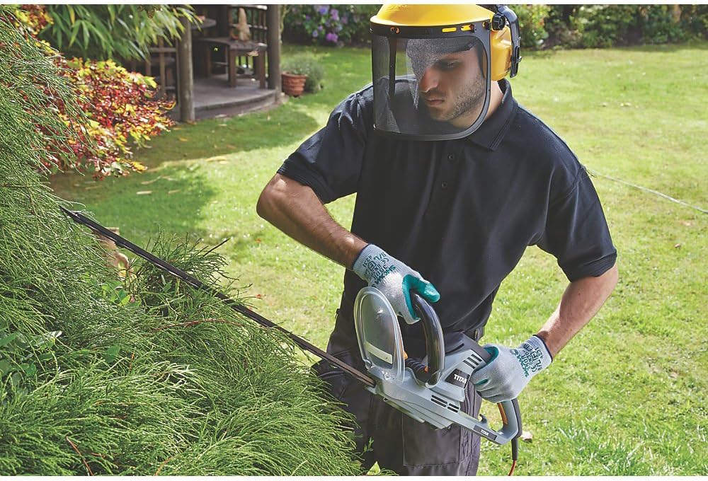 titan ttb357ght 60cm 550w 230v corded electric hedge trimmer