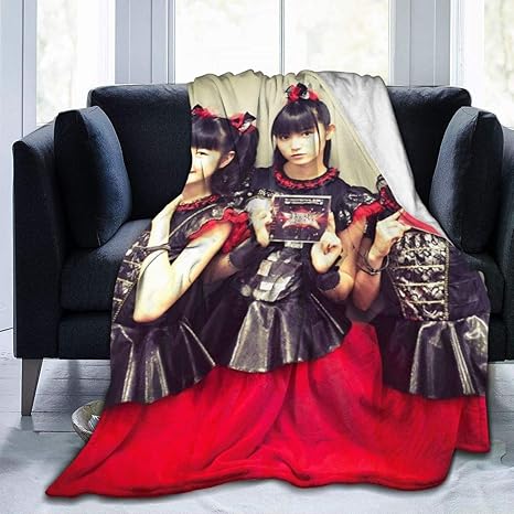 Amazon Co Jp 毛布 ブランケットベビーメタル Babymetal 16 毛布 ひざ掛け あったか ふわふわ 柔らかい 軽量 丸洗いok 抗菌防臭 防ダニ加工 携帯便利 可愛い オシャレ 冷房対策 秋冬北欧風 冬 ホーム キッチン