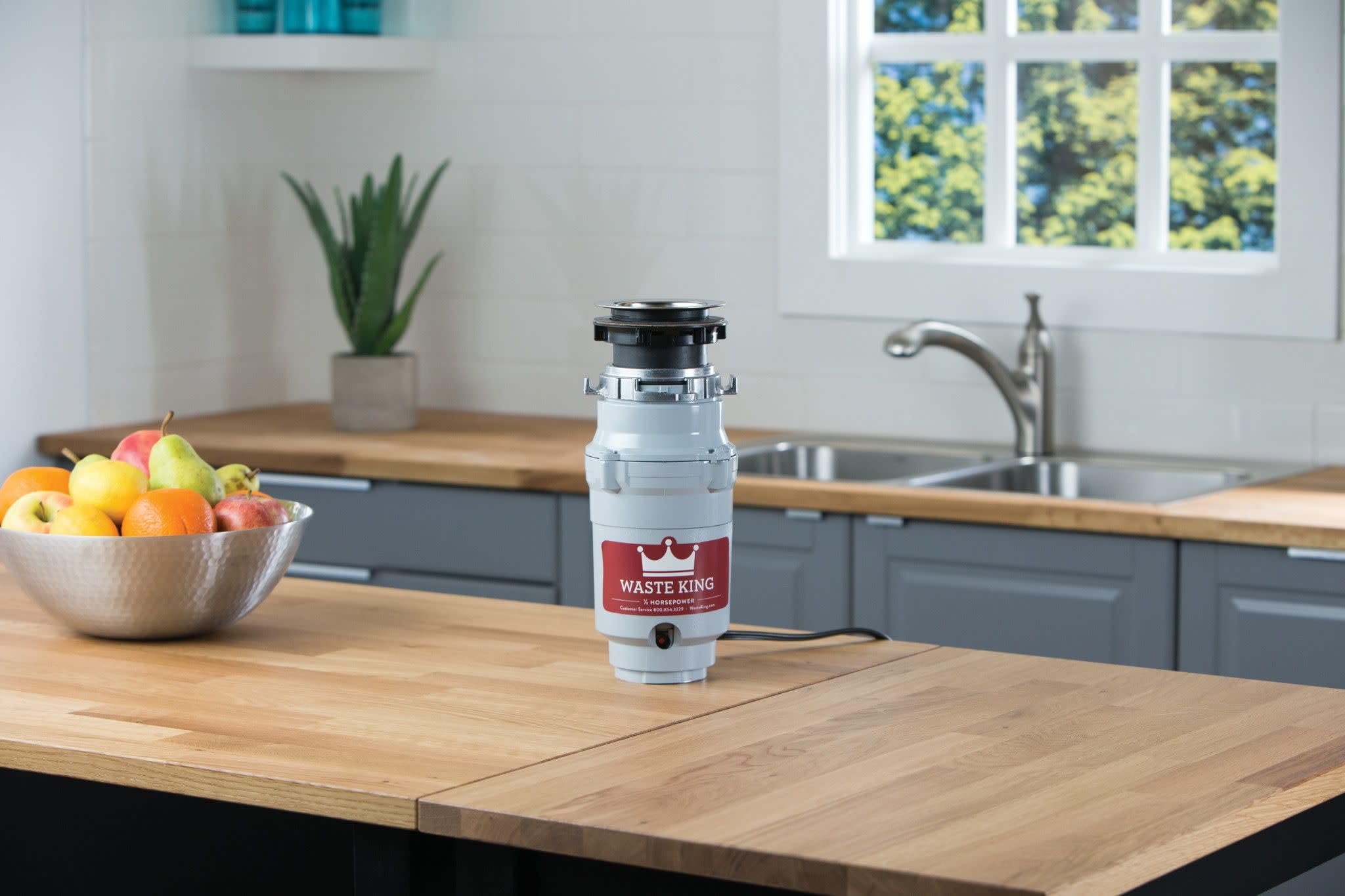 Waste King Garbage Disposal for Kitchen Sink with Power Cord, L-1001