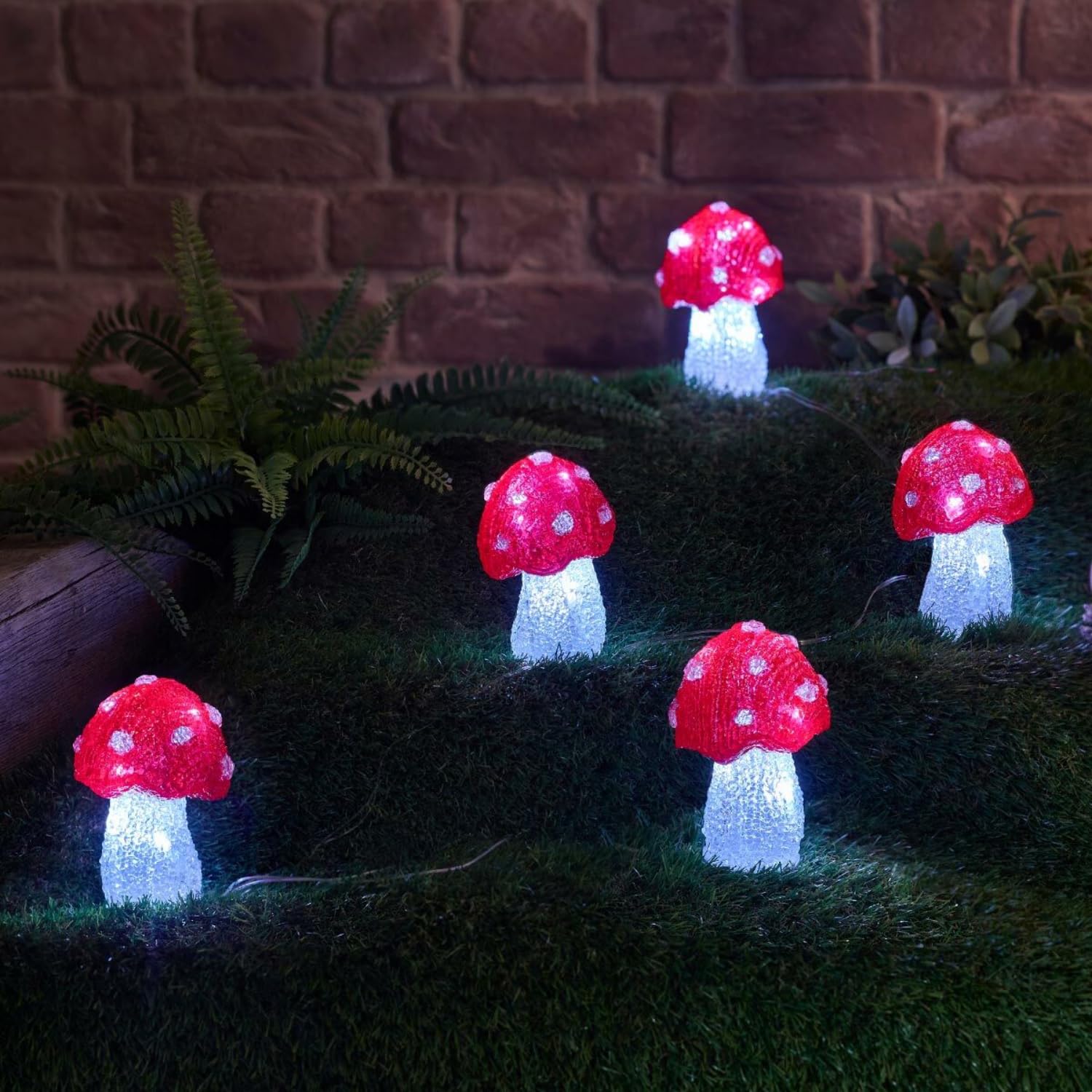 Marco Paul LED Mushroom String Lights Set of 5 Battery Operated Cool White Toadstool Decorations Indoor & Outdoor Christmas Lights Festive Xmas Garden Lighting Seasonal Home Décor for Winter & Autumn