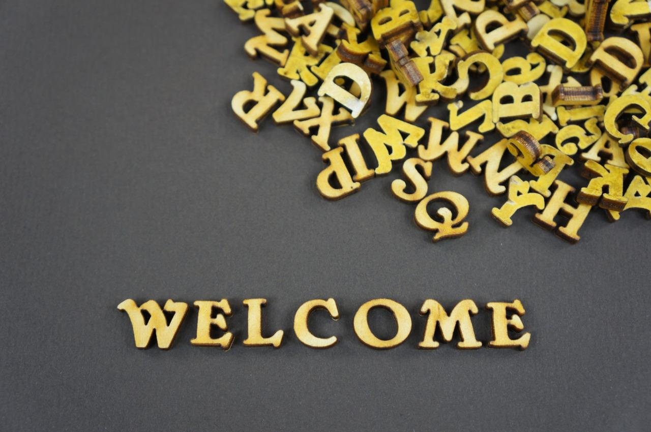 Letters digits. цифры в аэропорту. Abcdefgh алфавит. светящиеся цифры векторные. дизайнерские цифры.