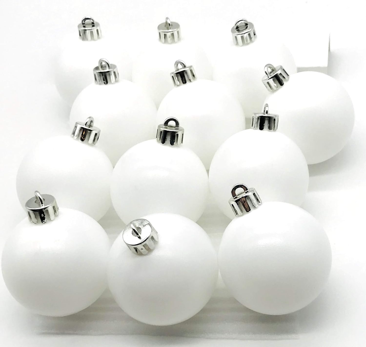 TreeMendous Christmas Tree Ornament Decorating Refill Kit - Includes 12 Blank Ball Ornaments for DIY Craft Activities: Kitchen & Dining