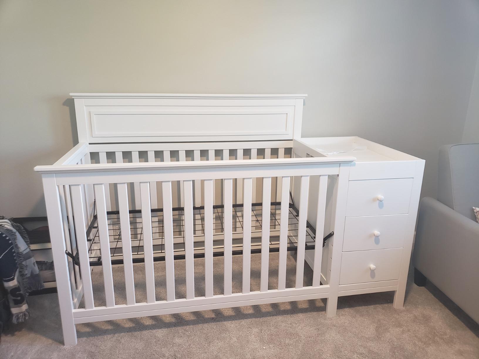 49/mo Finance DaVinci Autumn 4in1 Convertible Crib and Changer