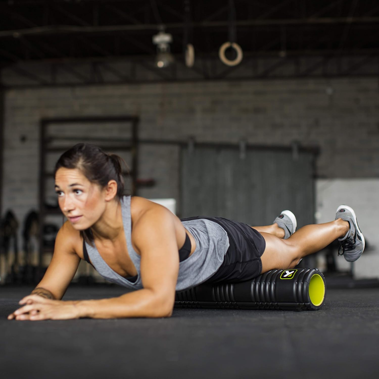 TriggerPoint GRID Foam Roller with Free Online Instructional Videos, 2.0 (26-inch), Black : Exercise Foam Rollers : Sports & Outdoors