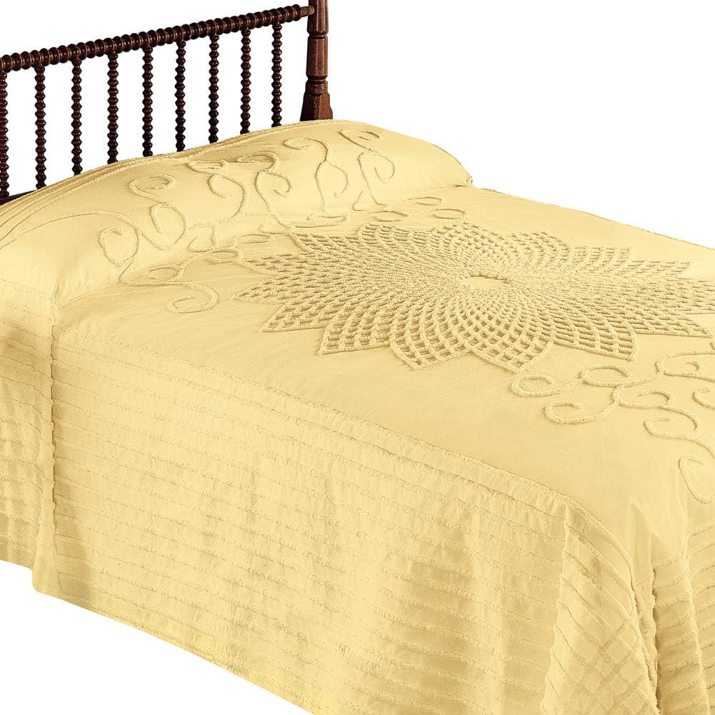 Collections Etc. Vintage Starburst Bedspread with Country Handwork Detailing, Lightweight Bedspread, Yellow, Queen