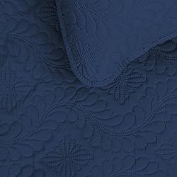 Easy-Going Twin Size Reversible Quilt Set with 1
