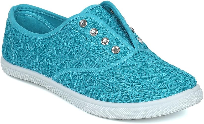 lace free sneakers