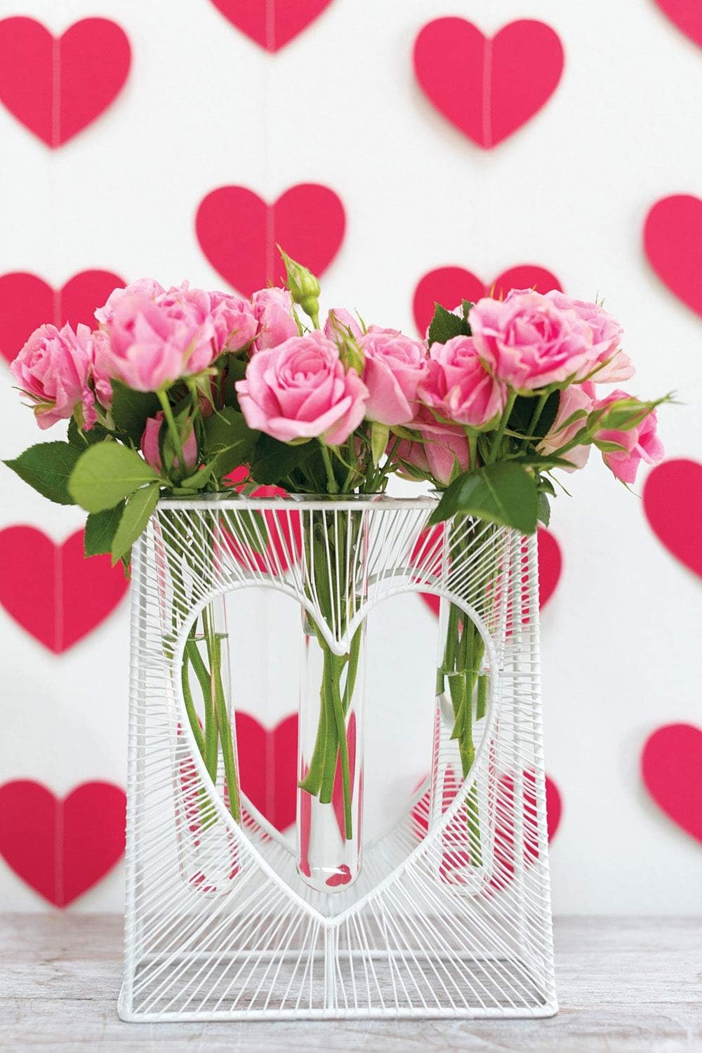 Amazon Com White Heart Stand 6 X 2 5 X 7 5 Valentine Love Heart Wire Glass Centerpiece Decoration Trendy Home Decor Home Kitchen