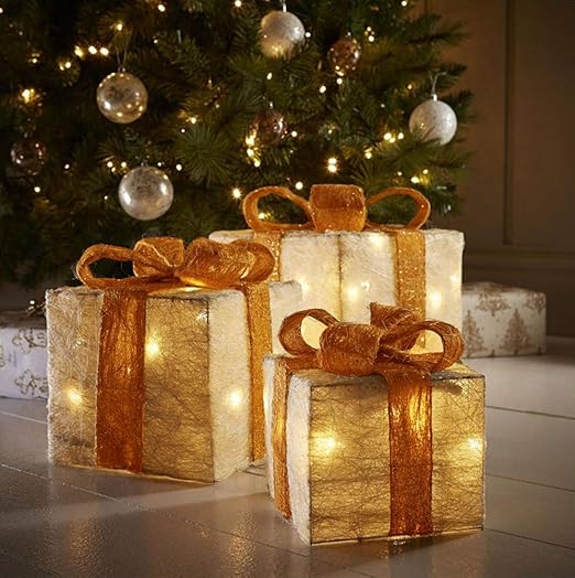 Addobbi Natalizi Luminosi.Pacco Regalo Luminoso Set 3 Pacchi Regalo Luci Confezione Regalo Glitterata Addobbi Pacchi Regalo Luminosi Regali Di Natale Luci Natalizie Scatola Regalo Con Nastro Oro Illuminato Con 55 Led Amazon It Illuminazione
