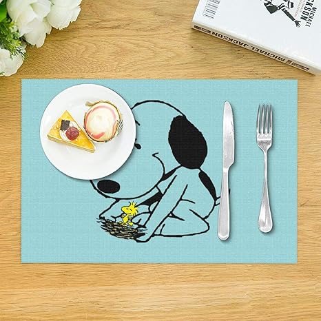 Amazon 壁紙がかっこいいスヌーピーです ランチョンマット おしゃれ かわいい 断熱 滑り止め 家庭レストラン用 食卓飾り お手入れ簡単 ４枚セット プレース マット ランチョンマット オンライン通販