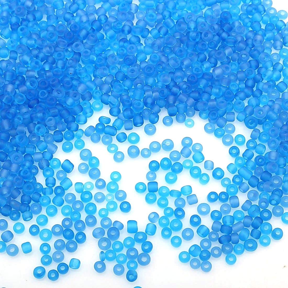 3300 Pieces Glass Seed Beads 3 mm Frosted Colour Set, 6 Colours, 8/0, Pony Beads, Matt Mini Round Beads, Seed Beads (Blue)