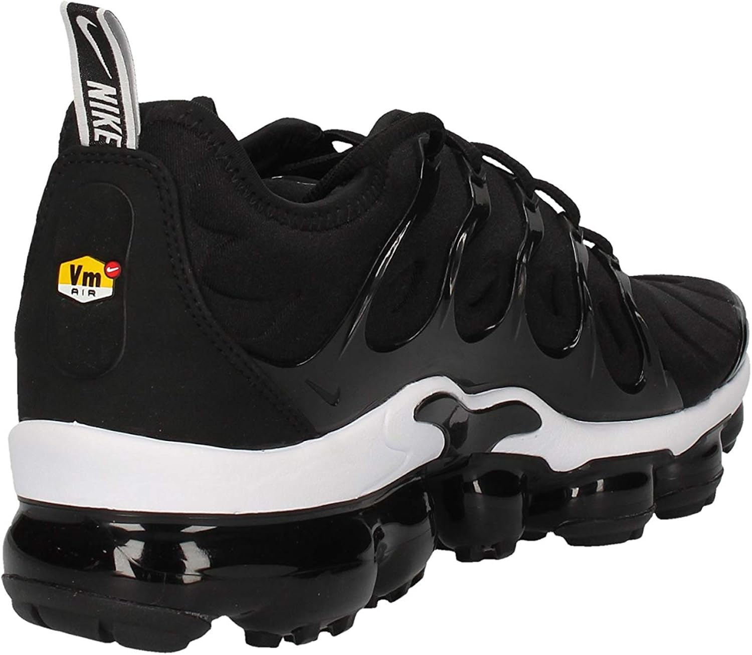 black and white vapourmax plus