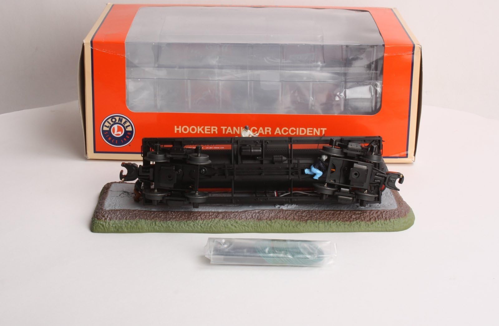 Lionel O Scale Tank Car Accident Hooker