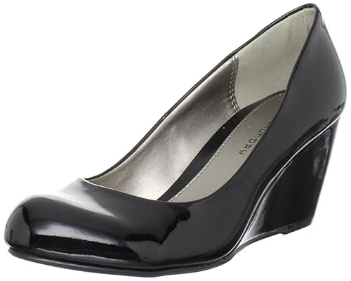cl by laundry nima wedge pump