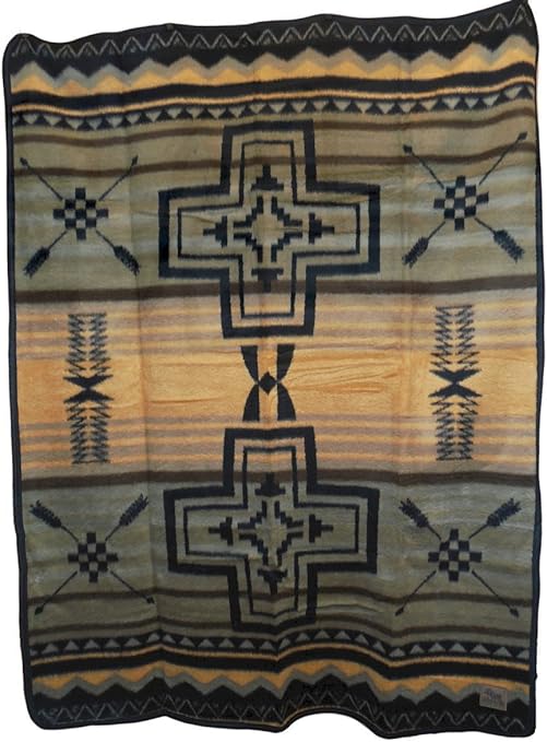 Amazon Com Cabin Fever St Cross Arrows Blanket Home Kitchen