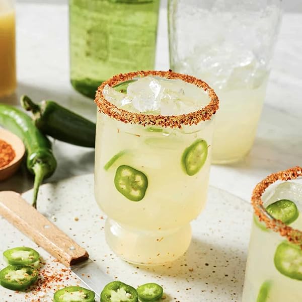 MR & MRS T SPICY MARGARITA MIX, 1L BOTTLE, – PREMIUM COCKTAIL MIXER FOR MARGARITA MIXES, READY TO USE