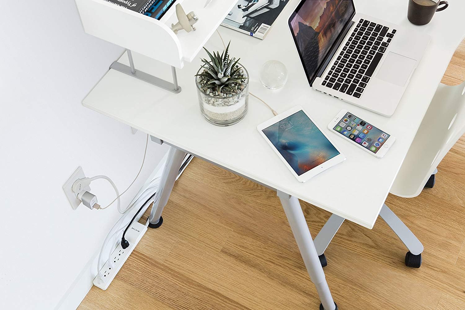 Belkin 6-Outlet Power Strip Surge Protector, Flat Rotating Plug, 8ft Cord (720 Joules), White: Home Audio & Theater