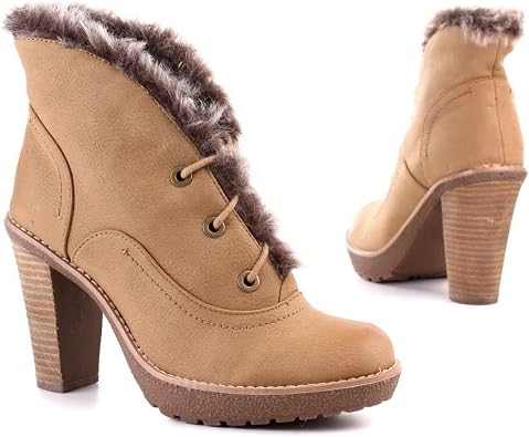 Outfit con botines, jeans y chamarra biker para mujer 】