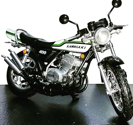 Amazon アオシマ 1 24 少年マガジン カスタムバイクコレクション３ 特攻の拓 真嶋秋生 カワサキｋｈ４００ ｓｓ仕様 レインボースペシャル ミニカー ダイキャストカー ホビー
