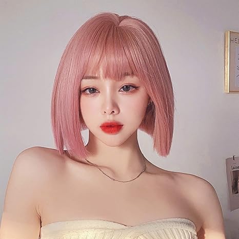 Amazon Co Jp ウィッグ ショートヘア ストレートヘア 年齢を減らすナチュラルガーリーヘッドギア 遊び心のある前髪 ピンク 女性 ホーム キッチン