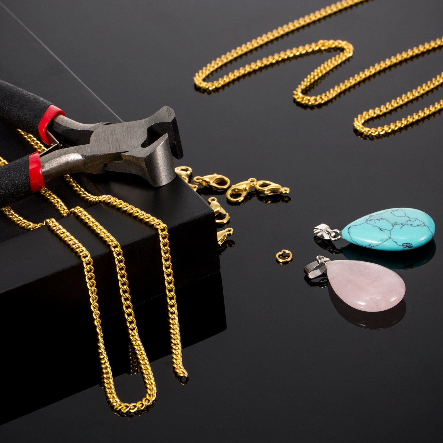 TecUnite 33 Feet 1.5mm Gold Plated Link Chain Necklace with 30 Jump Rings 20 Lobster Clasps for Men Women Jewelry Chain DIY Making