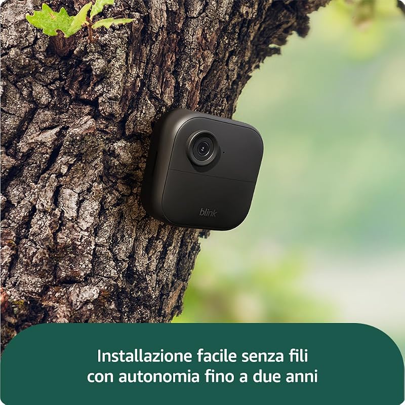 Videocamera Blink Outdoor 4 (Ultimo modello) - Videocamera di sicurezza smart HD wireless, autonomia di due anni, compatibile con Alexa - Sistema a 2 telecamere con Sync Module Core incluso - IP65