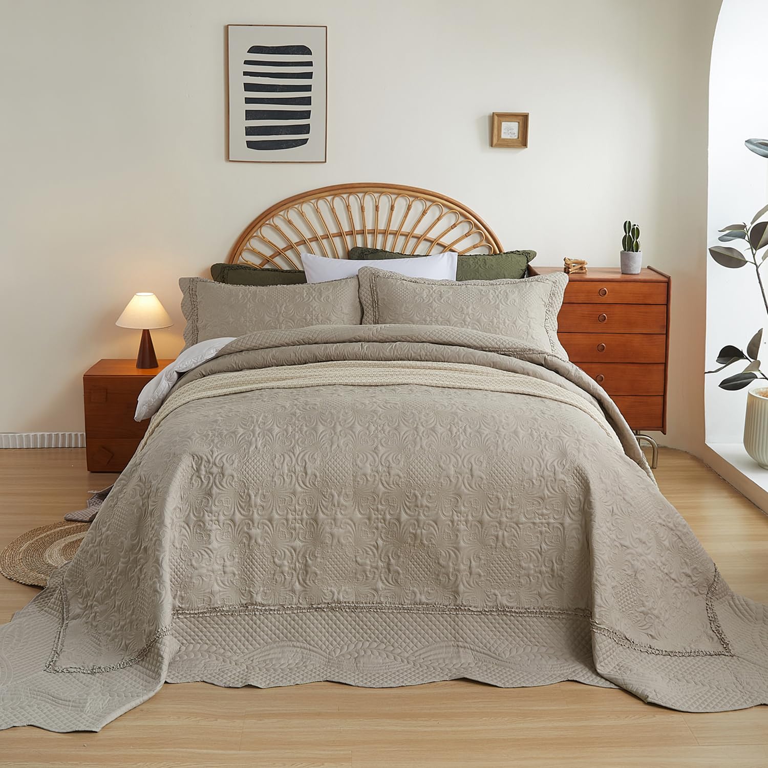 Condition photo showing As Is for evenhug oversized quilts set king size 3 piece bedding set reversible bedspread with 2 pillow shams