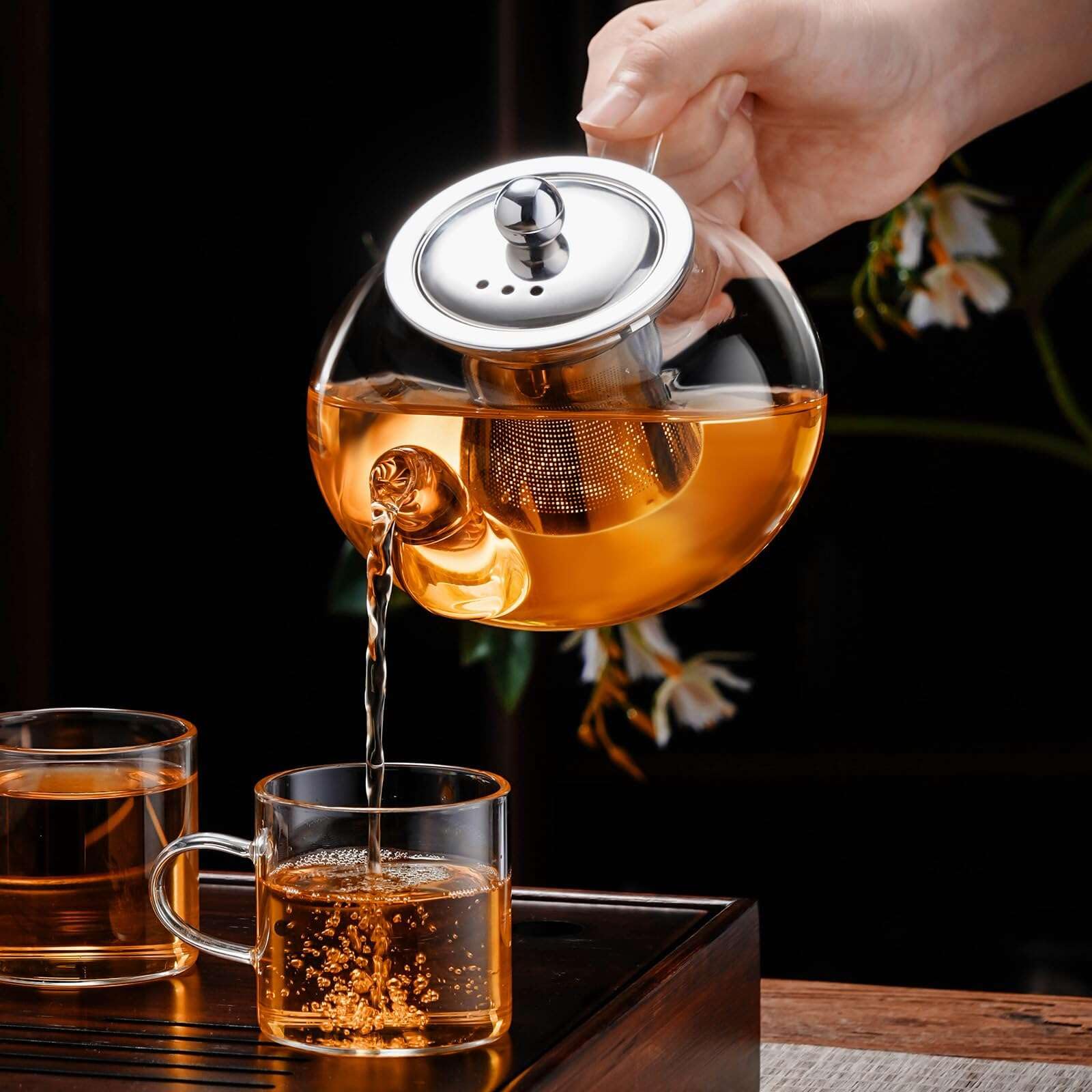 Uống tr&agrave; buổi chiều gi&uacute;p tỉnh t&aacute;o hơn