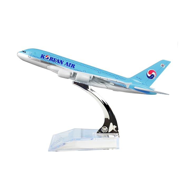 largest model airplane