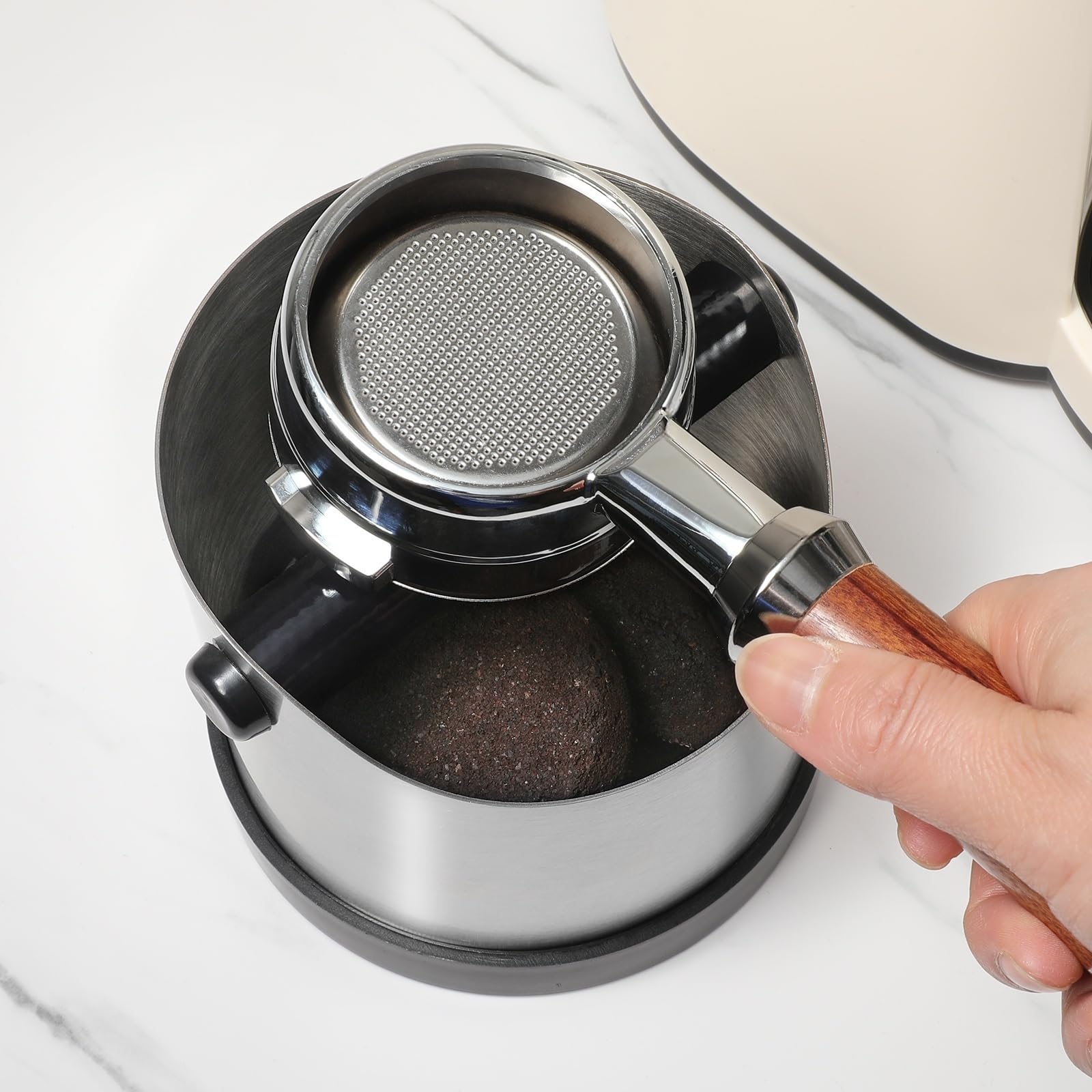 CHDEXU Abklopfbehälter für Siebträger, 700ml Klein Edelstahl Espresso Kaffee Knock Box, Abklopfschale Knock Box mit Abnehmbarer Knock Bar und Kaffeepinsel, Kaffeesatz Klopfbox mit Rutschfester Basis 4