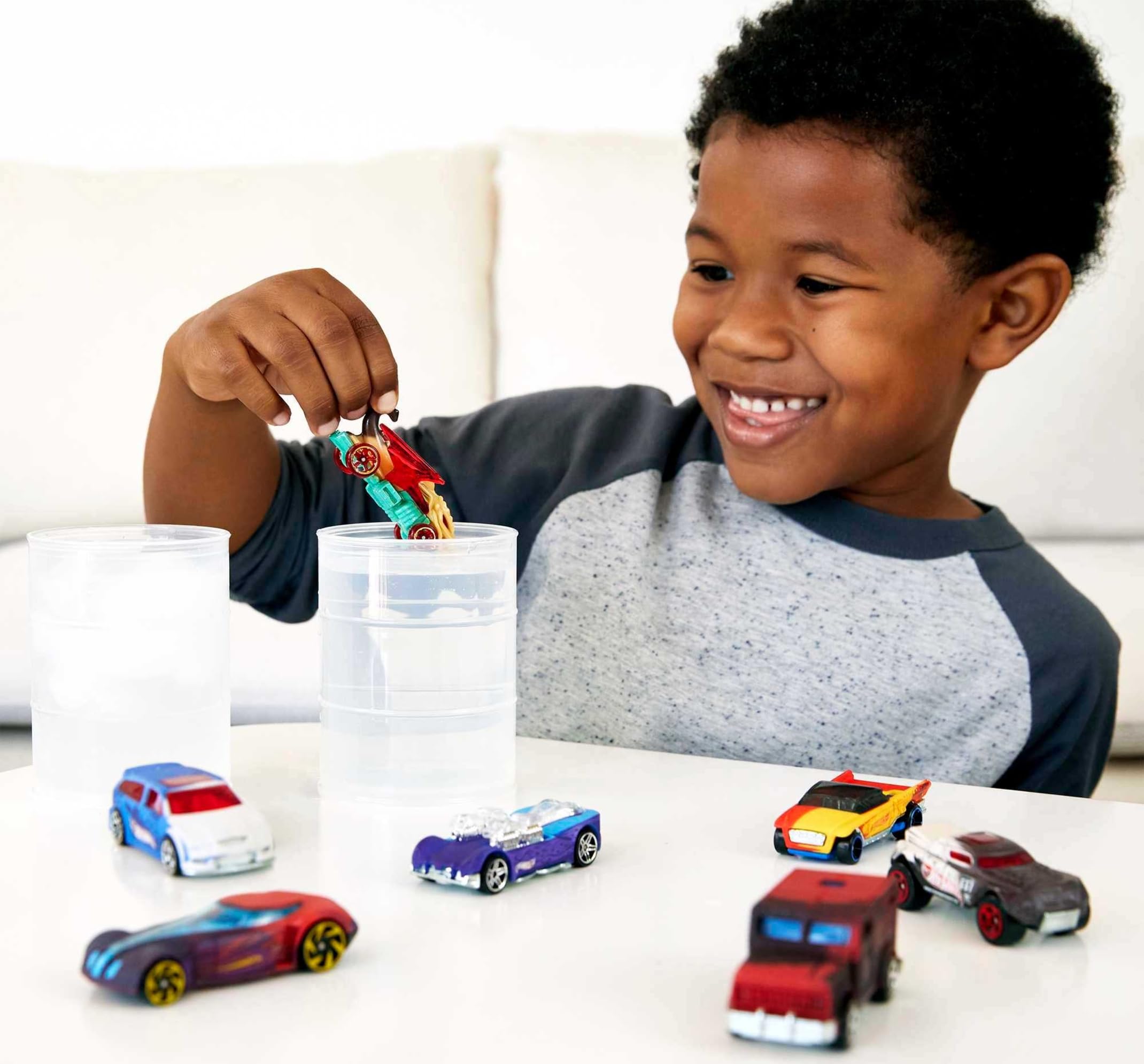 Hot Wheels 5 Car Pack Color Changing Toy Cars Use Warm and Cold Water for Transformation 1:64 Scale Ages 3 and Older Compatible