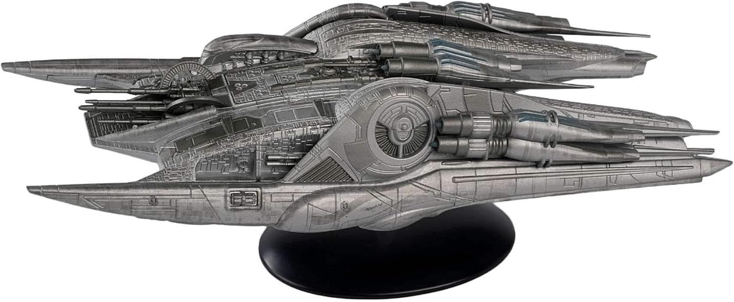 Hero Collector | Battlestar Galactica Collection | Heavy Raider with Magazine Issue 19 by Eaglemoss: Toys & Games