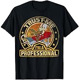 Looney Tunes Wile E. Coyote Trust Me I'm A Professional Short Sleeve T-Shirt