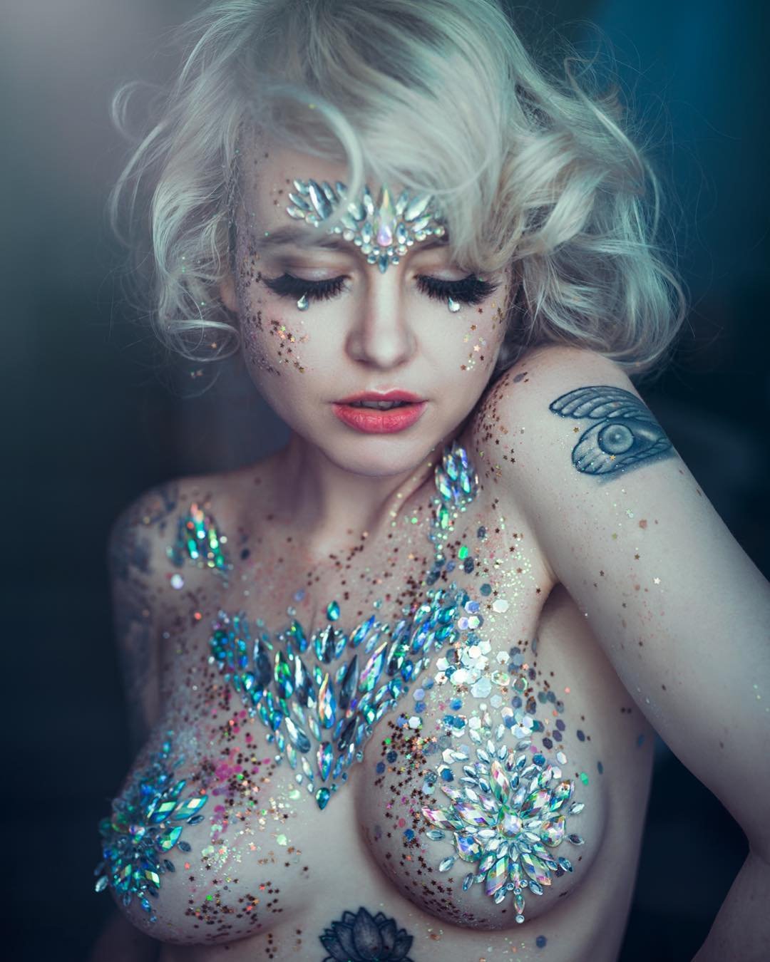 Festival Body Gems Breast Jewels Tattoo Crystals Glitter Rhinestone & 5g Silver Holographic Chunky Glitter For Face Body Nails Hair Body Glitter Festival Rave Party Accessories